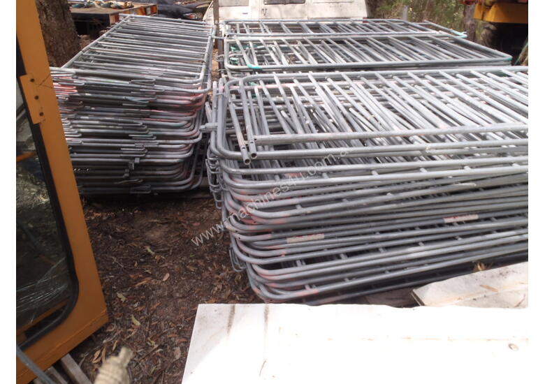 Hire custom built Crowd Control Barriers Temporary Fencing Road Safety