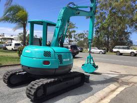  KOBELCO SK50UR WITH CLAM SHELL BUCKET - picture1' - Click to enlarge