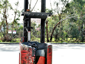 2010 RAYMOND  DR30TT Reach Truck - picture1' - Click to enlarge