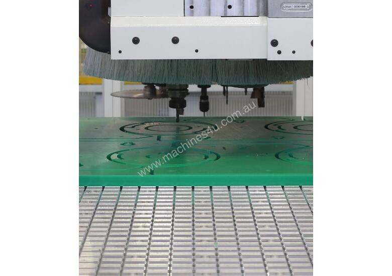 caption SCM - Accord NST CNC Router