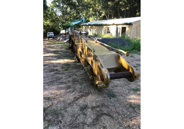 caption NEW Long Reach Boom Suit Cat 330DL
