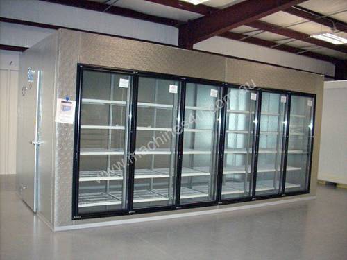 Cooling room with displaying fridge
