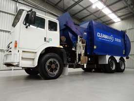 Iveco Acco 2350G Cab chassis Truck - picture0' - Click to enlarge