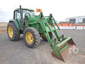 JOHN DEERE 6800 MFWD Tractor - picture2' - Click to enlarge