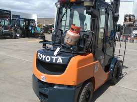  TOYOTA 32-8FGJ35 3.5T GAS FORKLIFT - picture2' - Click to enlarge