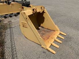 CAT 428B BACKHOE BUCKET - picture0' - Click to enlarge