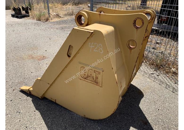 caption CAT 428B BACKHOE BUCKET