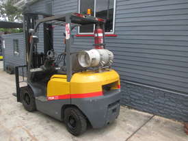 TCM 2.5 ton 3 stage LPG Used Forklift - picture2' - Click to enlarge