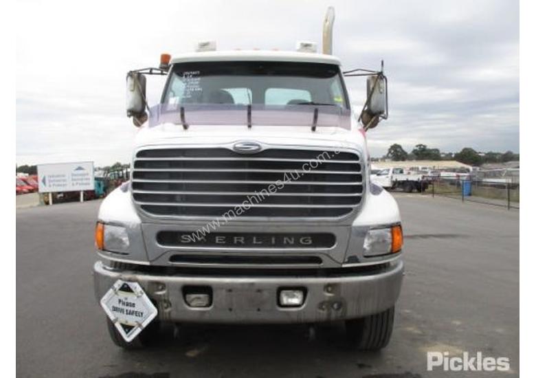 caption 2008 Sterling LT9500