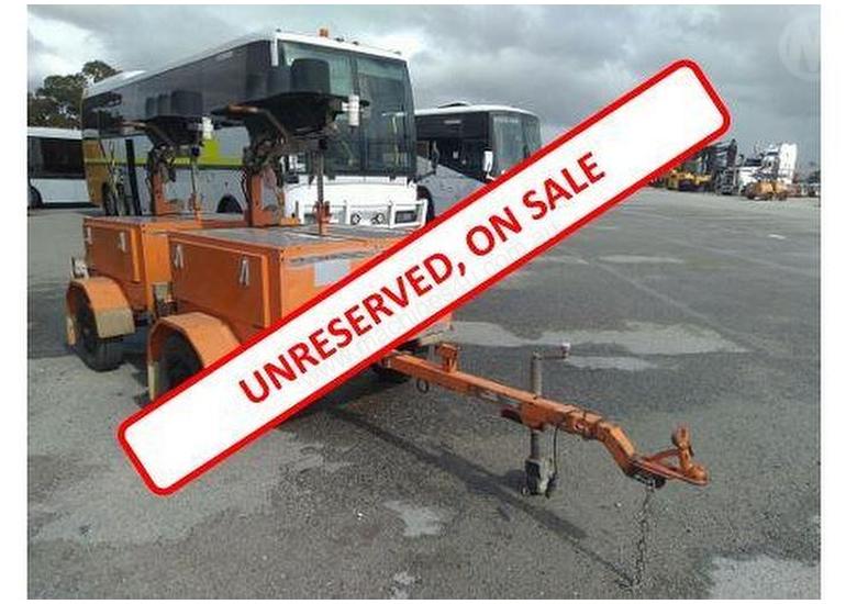 caption The Trailer Factory Stop/go Traffic Lights
