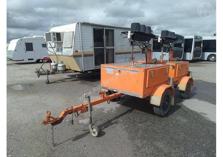 caption The Trailer Factory Stop/go Traffic Lights