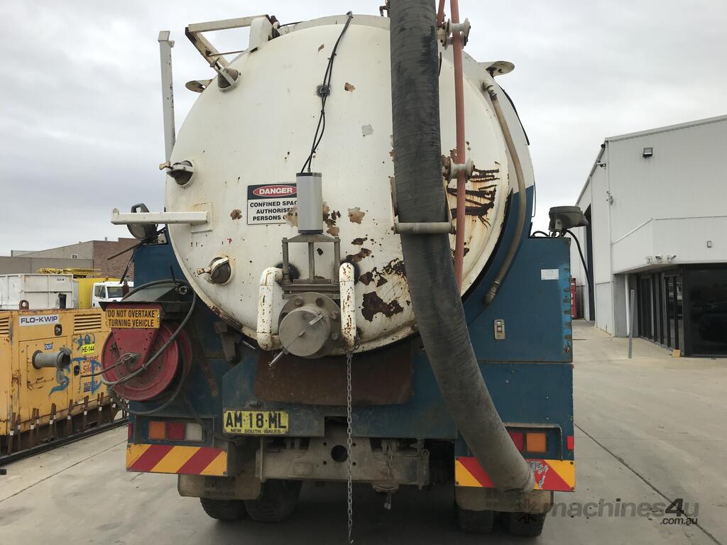 Buy Used 2006 Mitsubishi FS500 Vacuum Tanker Truck in KEILOR EAST, VIC