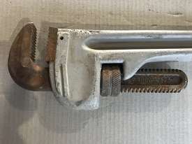 JBS Stilson Heavy Duty Adjustable Pipe Wrench 24 inch 07080  - picture1' - Click to enlarge