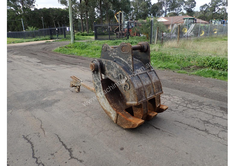 caption EARTHMOVING INDUSTRY ENGINEERING 5 FINGER EXCAVATOR GRAB GRAPPLE SUIT APPROX 10-20T MACHINE CATERPIL