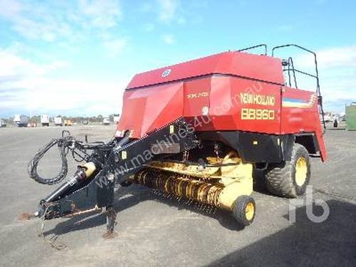 NEW HOLLAND BB960 Baler