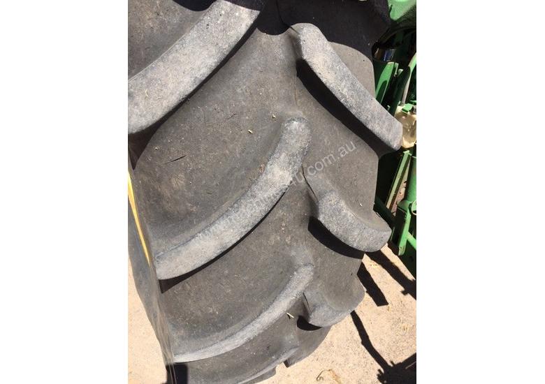 caption John Deere 6105M FWA/4WD Tractor