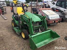 2017 John Deere 1025R - picture0' - Click to enlarge