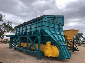 60 cubic metre Feed Hopper & Feed Conveyor with 2 hydraulic tipping grids - picture2' - Click to enlarge