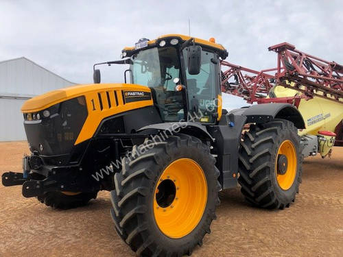 JCB FASTRAC 8330 FWA/4WD Tractor