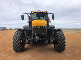 JCB FASTRAC 8330 FWA/4WD Tractor - picture0' - Click to enlarge