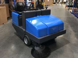 Conquest LPG Ride on Floor Sweeper - picture3' - Click to enlarge