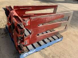 Bale Clamp Side Shifting  - picture1' - Click to enlarge