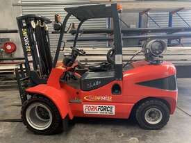 FORKLIFT 4 TONNE - picture0' - Click to enlarge