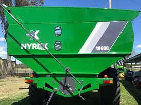 Grain King 32T Haul Out / Chaser Bin Harvester/Header - picture1' - Click to enlarge