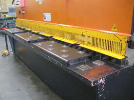 Maxi 3.2m x 6mm Hydraulic Guillotine - picture2' - Click to enlarge