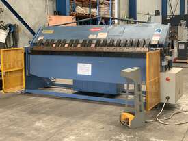 Just In Steelmaster Industrial 2500mm x 4mm Full Hydraulic Panbrake Folder Volt - picture0' - Click to enlarge