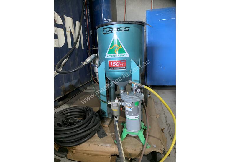 caption COMPLETE Sandblasting Setup