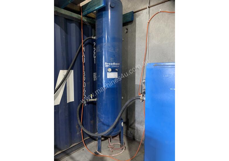 caption COMPLETE Sandblasting Setup