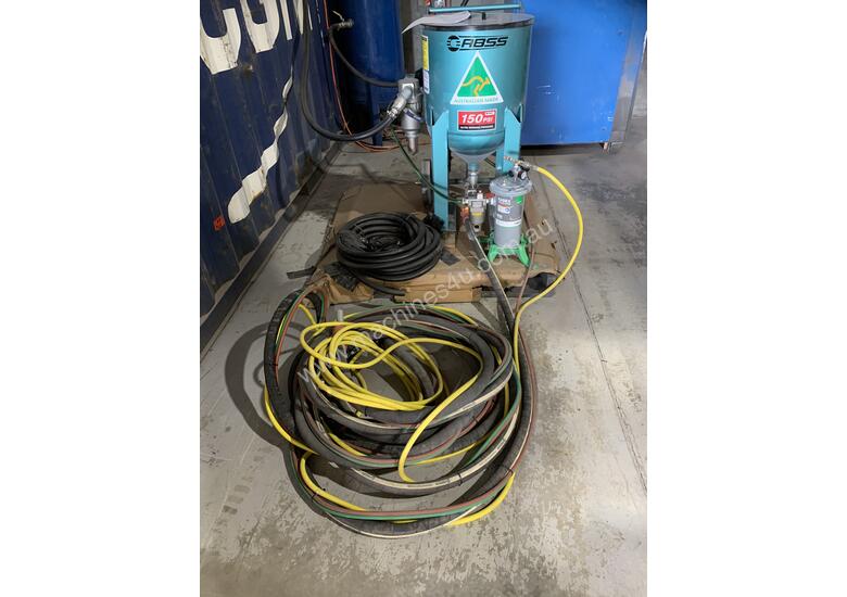 caption COMPLETE Sandblasting Setup