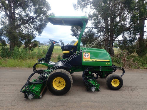 John Deere 8700  Golf Fairway mower Lawn Equipment