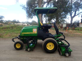 John Deere 8700  Golf Fairway mower Lawn Equipment - picture1' - Click to enlarge