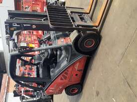 2010 Model Linde Container Entry Forklift for sale-2.5 ton 4.5m lift solid tyres side shift $9999+ - picture1' - Click to enlarge