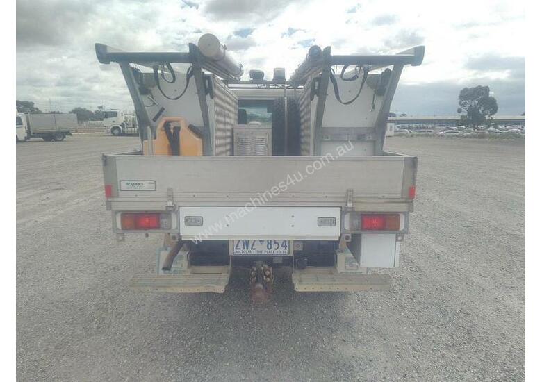 caption Toyota Landcruiser 76/78/79 Series
