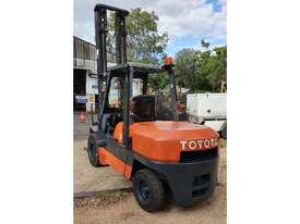 Toyota 6FD50, 5Ton (5.5m LIFT) WideVision Diesel Forklift - picture2' - Click to enlarge