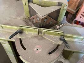 Guillotine Cutter - picture0' - Click to enlarge