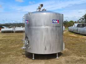 4,500lt STAINLESS STEEL TANK, MILK VAT - picture0' - Click to enlarge