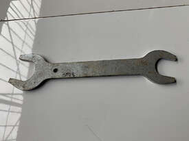 CMP 30mm/40mm Cable Gland Spanner Double Ended SP08 Pre-Owned - picture0' - Click to enlarge