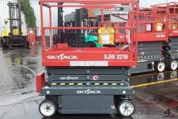 ACTIVE FORKLIFTS - Scissor lift skyjack Skyjack SJ1932 for sale-low hours 5.8m platform 2015 model o