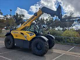 2022 New Holland T7.42 Elite Telehandler - picture1' - Click to enlarge