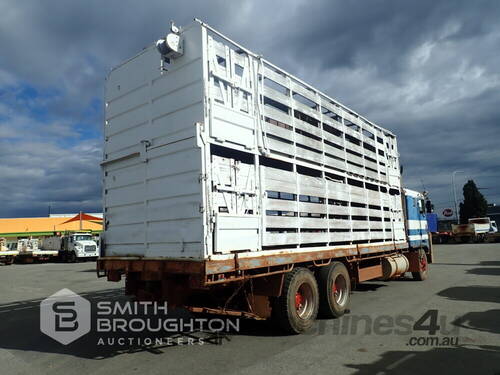 1985 KENWORTH K123 6X4 LIVESTOCK TRUCK