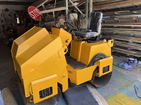 Smooth Drum Roller Vibromax - picture0' - Click to enlarge