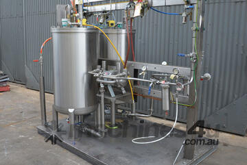 Stainless tank Pressure vessels 2x300L isocyanate hardener monomer polyurethane Feed storage system