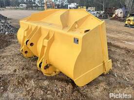 Komatsu WA380-6 3.6m3 General Purpose Loader Bucket - picture0' - Click to enlarge