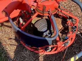 Used Kuhn Haybob 360 Tedder/Rake - picture0' - Click to enlarge