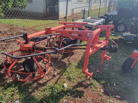 Used Kuhn Haybob 360 Tedder/Rake - picture2' - Click to enlarge