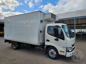 Hino 300 Series 2 - picture0' - Click to enlarge